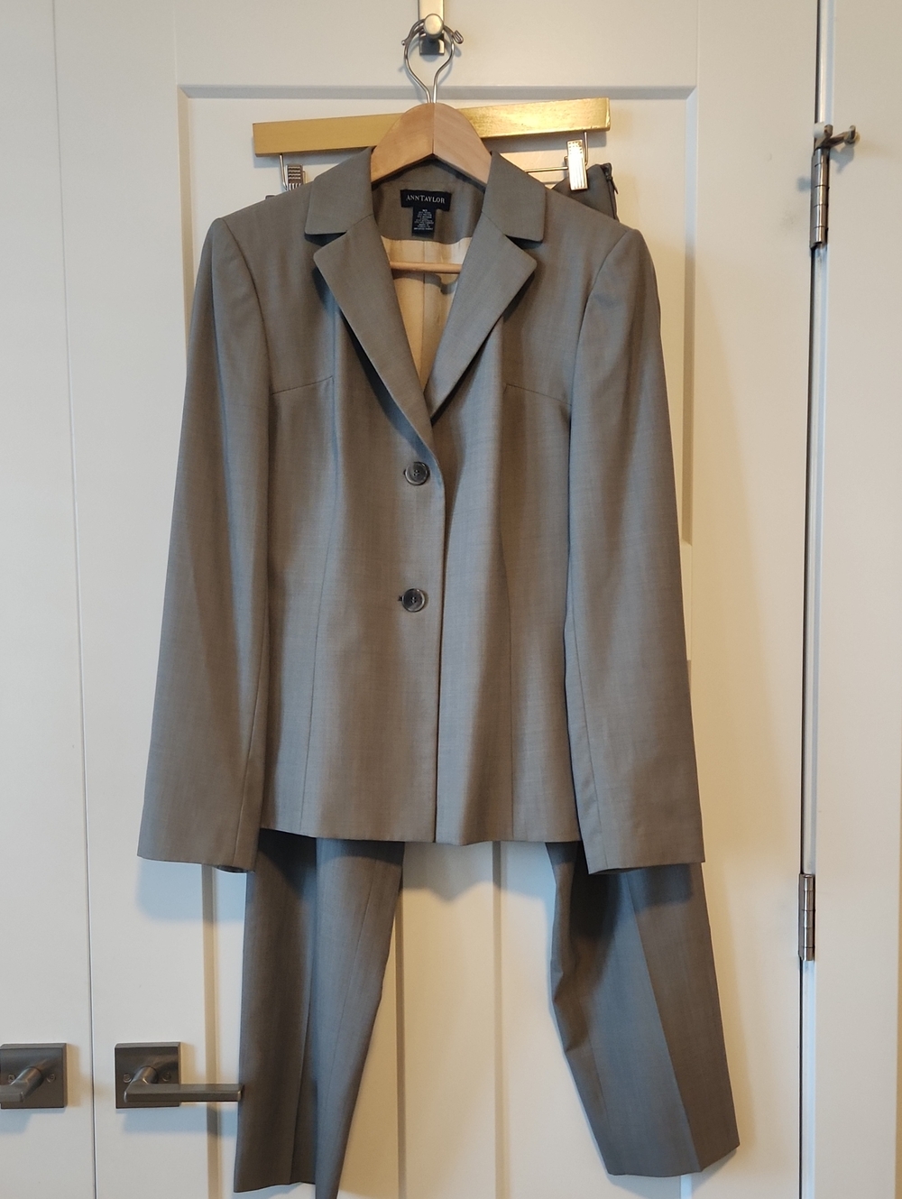Ann Taylor Women's Taupe Gray Pant And Jacket Suit Size 10